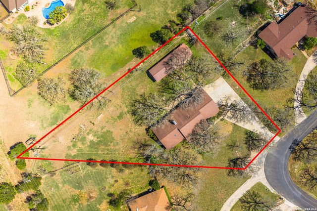 162 Oak Wood Rd, Kerrville, TX 78028