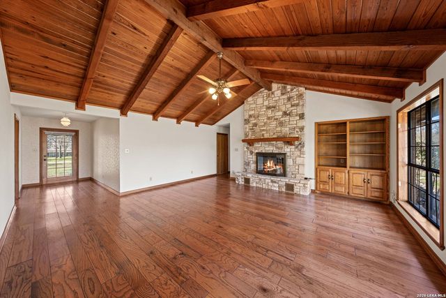 162 Oak Wood Rd, Kerrville, TX 78028