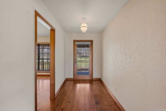 162 Oak Wood Rd, Kerrville, TX 78028