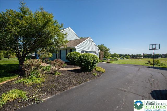 87 Ivy League Drive, Maxatawny Twp, PA 19530