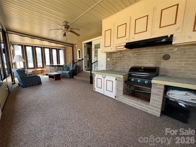 204 Reed Drive, Flat Rock, NC 28731