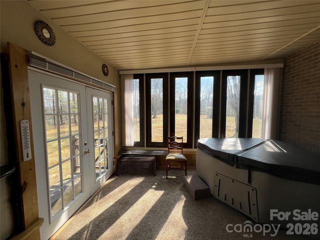 204 Reed Drive, Flat Rock, NC 28731