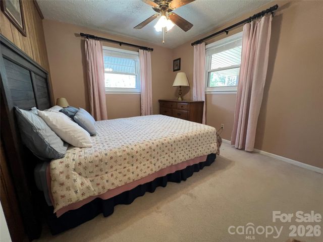 204 Reed Drive, Flat Rock, NC 28731