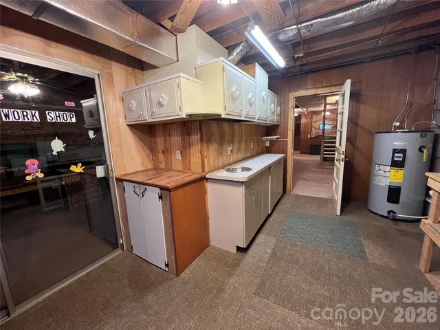 204 Reed Drive, Flat Rock, NC 28731