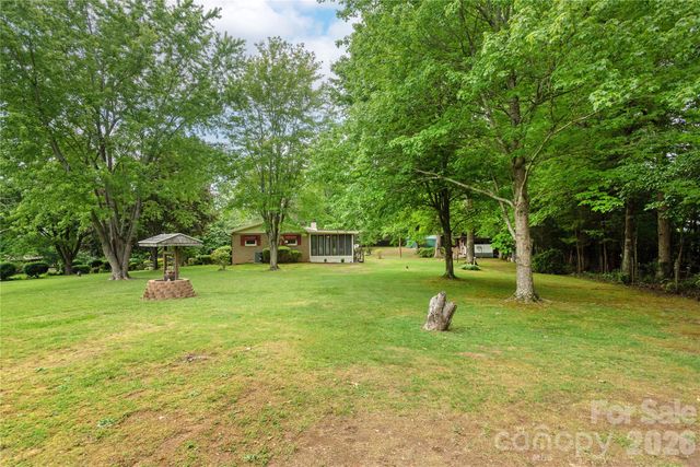 204 Reed Drive, Flat Rock, NC 28731