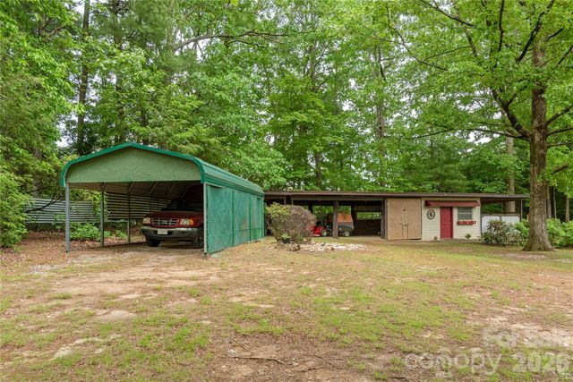 204 Reed Drive, Flat Rock, NC 28731
