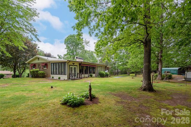 204 Reed Drive, Flat Rock, NC 28731