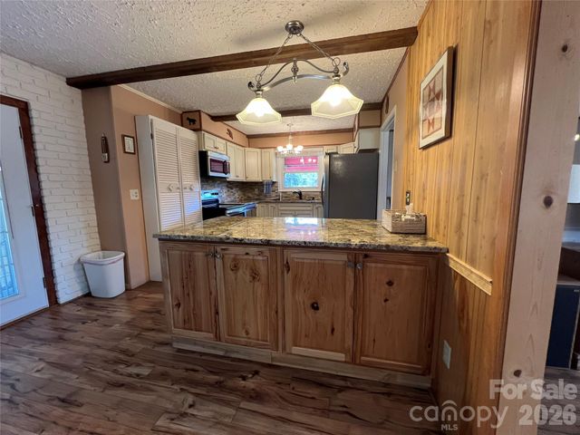 204 Reed Drive, Flat Rock, NC 28731