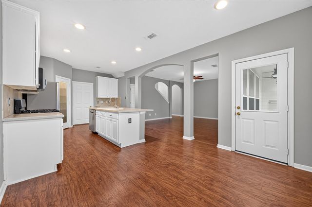 15 Bellisima Court, The Woodlands, TX 77384