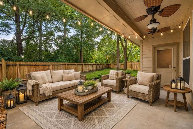 15 Bellisima Court, The Woodlands, TX 77384