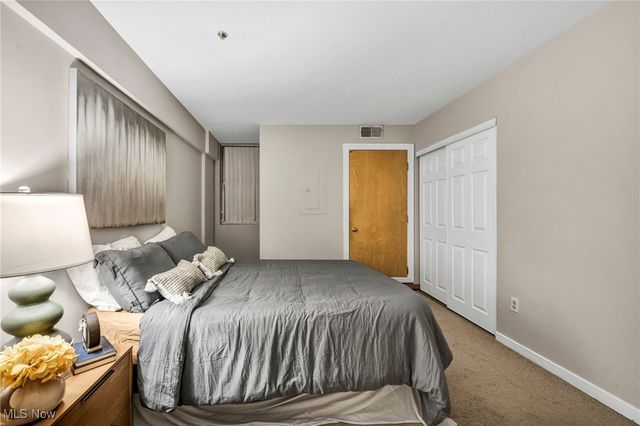 2222 Detroit Road 304, Cleveland, OH 44113