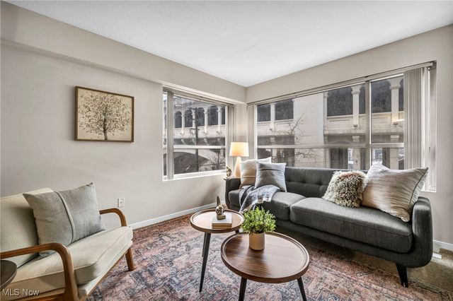 2222 Detroit Road 304, Cleveland, OH 44113