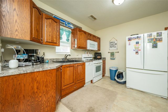 215 W Spring Street, Colfax, IA 50054