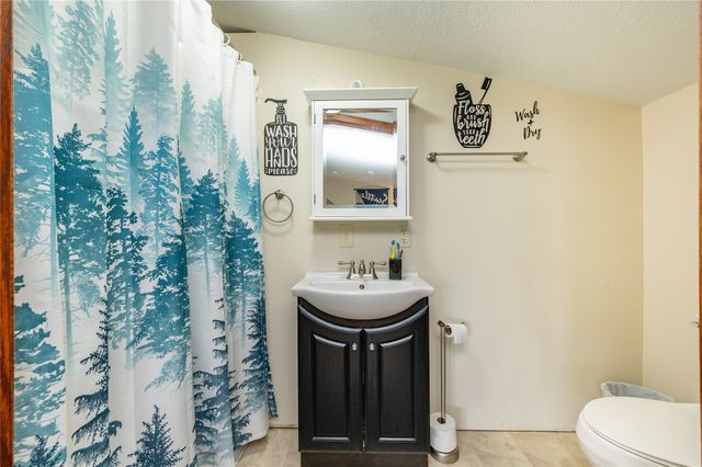 215 W Spring Street, Colfax, IA 50054