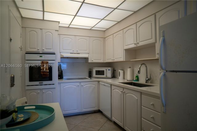 3901 S Ocean Dr PH16O, Hollywood, FL 33019