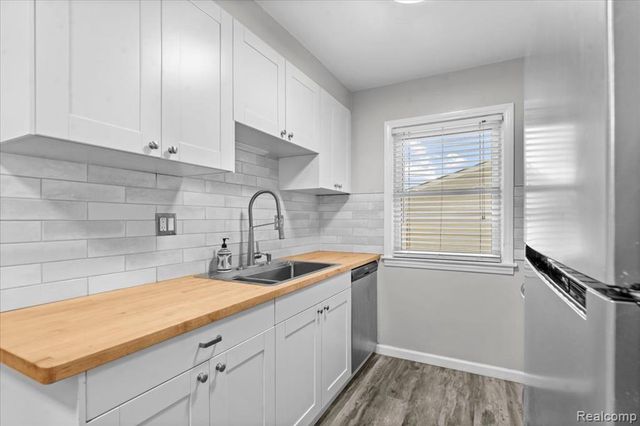 2254 Dorothea Road, Berkley, MI 48072
