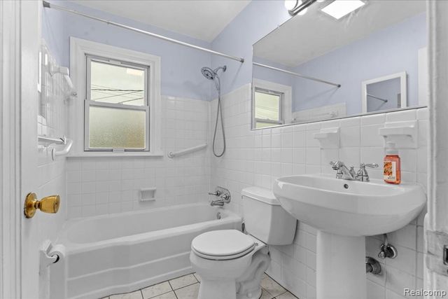 2254 Dorothea Road, Berkley, MI 48072