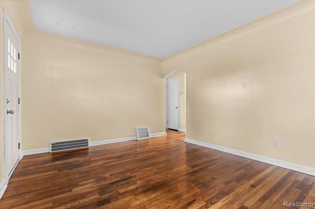 2254 Dorothea Road, Berkley, MI 48072