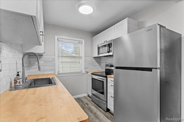 2254 Dorothea Road, Berkley, MI 48072