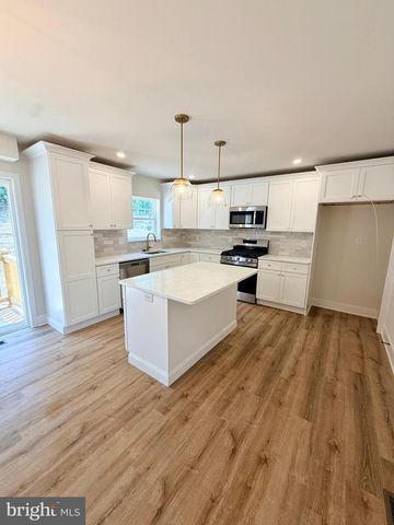 850 MAIL AVE, Woodbury, NJ 08096