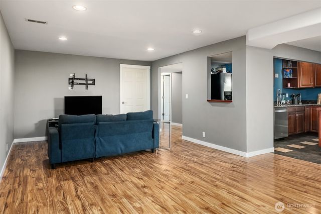 15201 Simonds Road NE, Kenmore, WA 98028