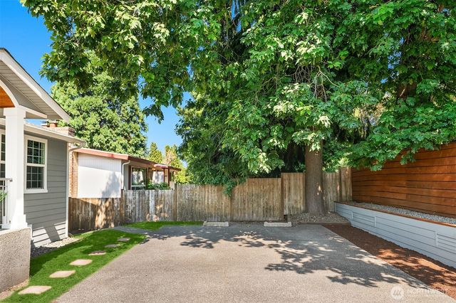 15201 Simonds Road NE, Kenmore, WA 98028