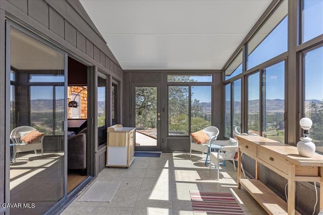 20476 Old Town Road, Tehachapi, CA 93561
