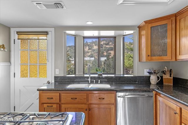 20476 Old Town Road, Tehachapi, CA 93561