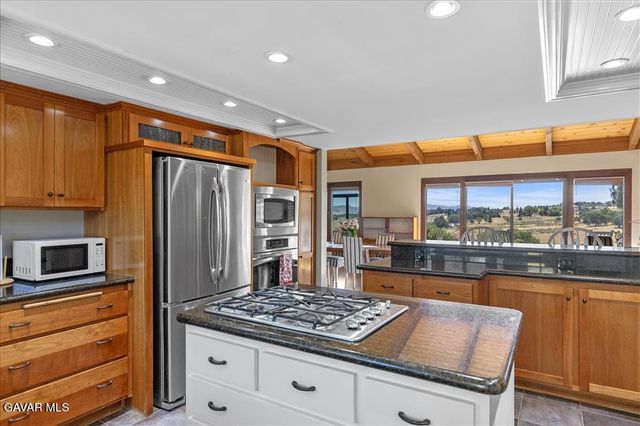 20476 Old Town Road, Tehachapi, CA 93561