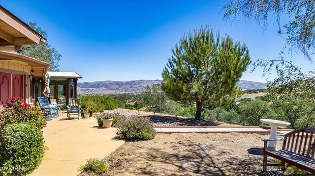 20476 Old Town Road, Tehachapi, CA 93561