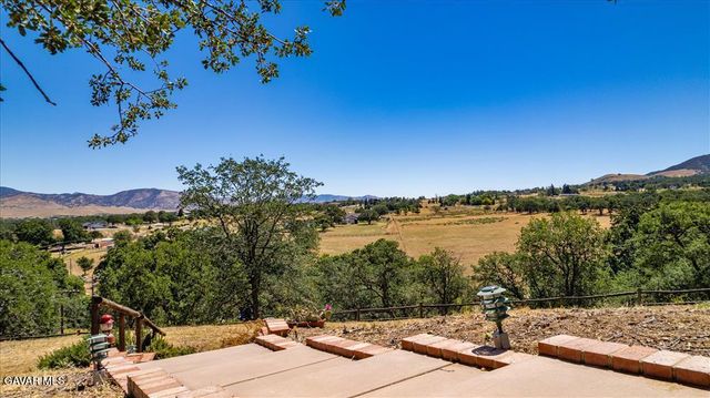 20476 Old Town Road, Tehachapi, CA 93561