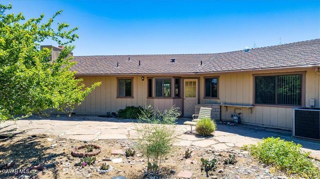 20476 Old Town Road, Tehachapi, CA 93561