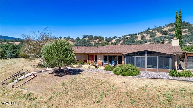 20476 Old Town Road, Tehachapi, CA 93561