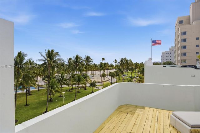 1250 Ocean Dr PH1, Miami Beach, FL 33139