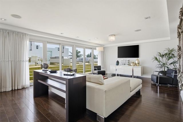 1250 Ocean Dr PH1, Miami Beach, FL 33139