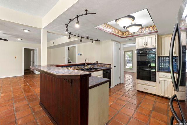2807 BURNT OAK ST, San Antonio, TX 78232