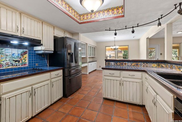 2807 BURNT OAK ST, San Antonio, TX 78232