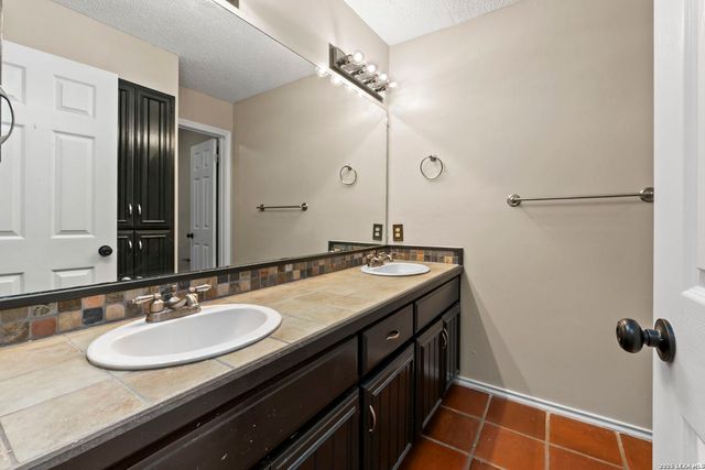 2807 BURNT OAK ST, San Antonio, TX 78232