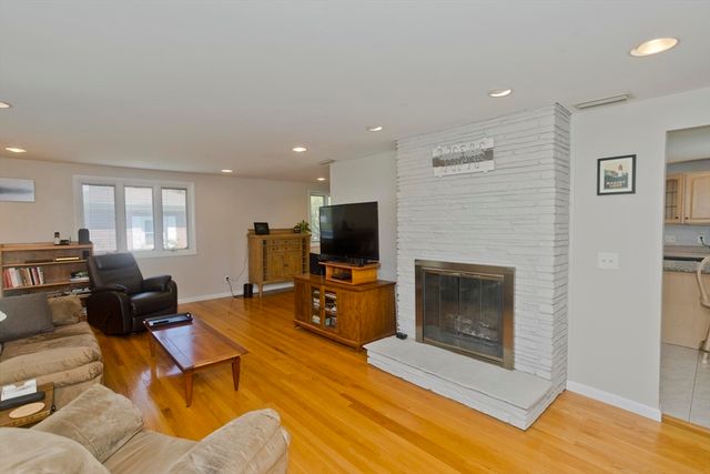 54 Sterling Rd., Holyoke, MA 01040