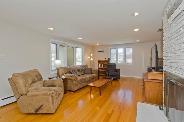 54 Sterling Rd., Holyoke, MA 01040