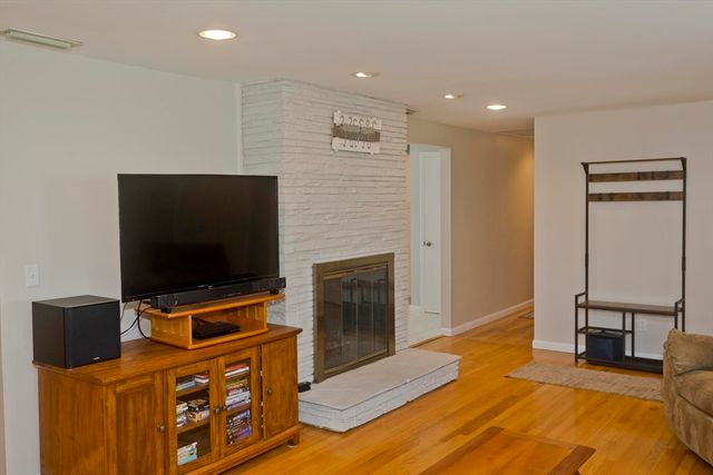 54 Sterling Rd., Holyoke, MA 01040