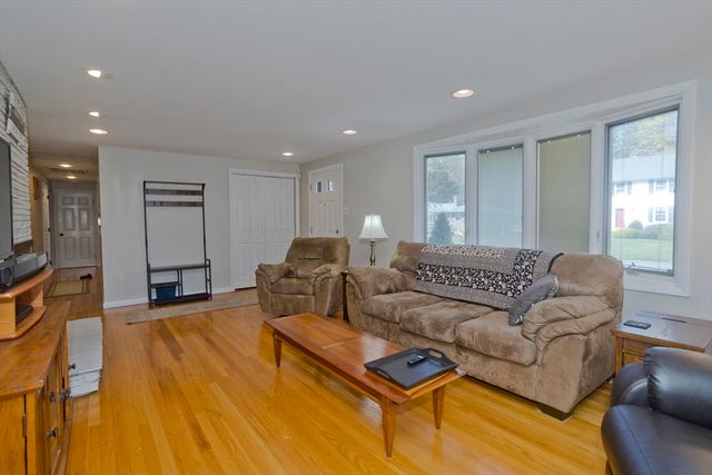 54 Sterling Rd., Holyoke, MA 01040