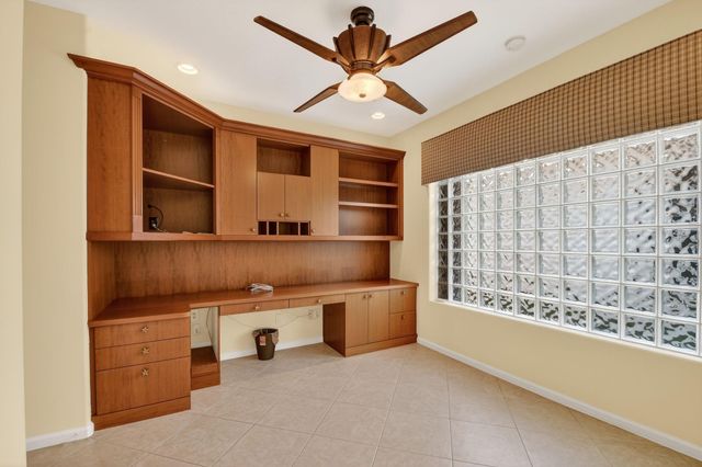 8266 Sandpiper Glen Drive, Lake Worth, FL 33467