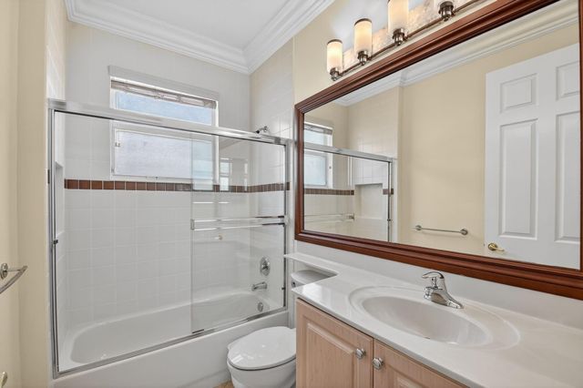 8266 Sandpiper Glen Drive, Lake Worth, FL 33467