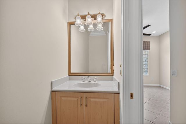 8266 Sandpiper Glen Drive, Lake Worth, FL 33467