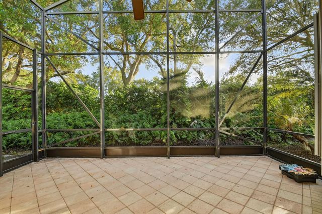 8266 Sandpiper Glen Drive, Lake Worth, FL 33467