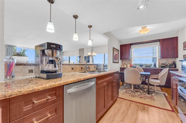 3800 Hillcrest Dr 511, Hollywood, FL 33021