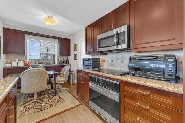 3800 Hillcrest Dr 511, Hollywood, FL 33021