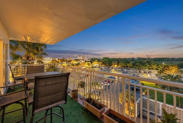 3800 Hillcrest Dr 511, Hollywood, FL 33021