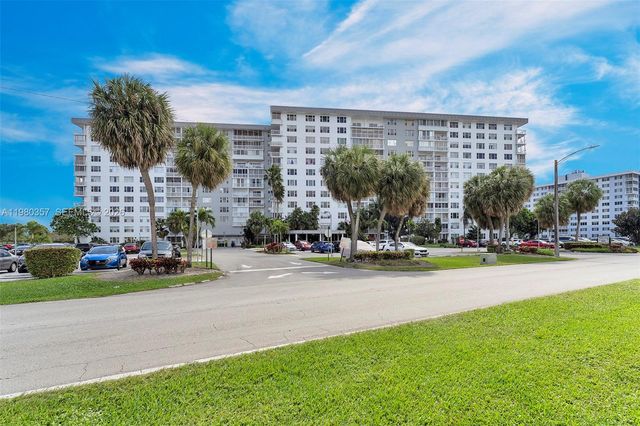 3800 Hillcrest Dr 511, Hollywood, FL 33021